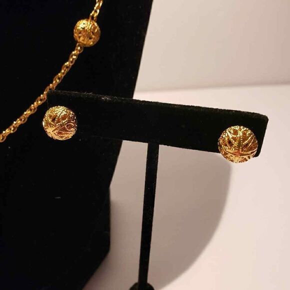 Gold tone Filagree Balls Necklace and Pierced Earrings - Picture 2 of 7